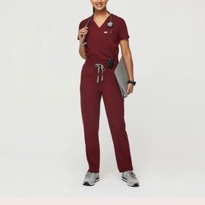 Figs Burgundy Fionlite Scrubs -XS Yola Pant and Casma Top